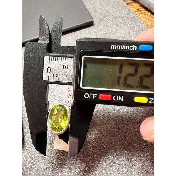 NEW size 7.5 oval cut peridot sterling silver ring 5.72 grams - Picture 7 of 16